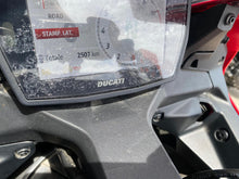 Carica l'immagine nel visualizzatore di Gallery, DUCATI PANIGALE V2 - 2025 - KM 2507