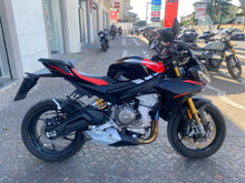 Carica l'immagine nel visualizzatore di Gallery, APRILIA TUONO 660 FACTORY - 2026 - KM 2585