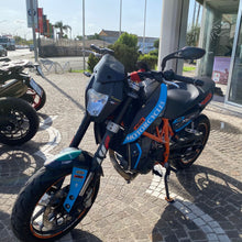 Carica l'immagine nel visualizzatore di Gallery, KTM 690 DUKE - 2017 - KM 27582