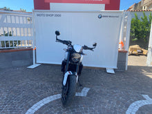 Carica l'immagine nel visualizzatore di Gallery, TRIUMPH TRIDENT 660 TRIBUTE EDITION - 2024 - KM 17942