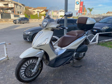 Carica l'immagine nel visualizzatore di Gallery, PIAGGIO BEVERLY 300 - 2010 - KM 17465