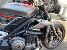 Carica l'immagine nel visualizzatore di Gallery, TRIUMPH STREET TRIPLE RS - 2018 - KM 30260