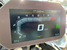 Carica l'immagine nel visualizzatore di Gallery, BMW R 1300 GS TRIPLE BLACK - 2025 - KM 3398