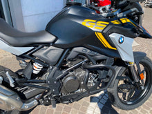 Carica l'immagine nel visualizzatore di Gallery, BMW G 310 GS EDITION 40 YEARS - 2022 - KM 24846