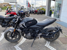 Carica l'immagine nel visualizzatore di Gallery, TRIUMPH TRIDENT 660 - 2021 - KM 21979