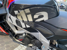 Carica l'immagine nel visualizzatore di Gallery, APRILIA TUONO V4 FACTORY - 2023 - KM 17203