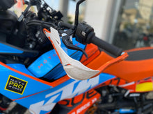 Carica l&#39;immagine nel visualizzatore di Gallery, KTM 890 ADVENTURE - 2023 - KM 16584
