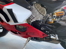 Carica l'immagine nel visualizzatore di Gallery, DUCATI PANIGALE V4 R - 2024 - KM 11408