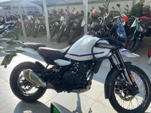 Carica l&#39;immagine nel visualizzatore di Gallery, ROYAL ENFIELD HIMALAYAN 450 - 2024 - KM 8449