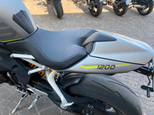 Carica l'immagine nel visualizzatore di Gallery, TRIUMPH SPEED TRIPLE 1200 RS - 2021 - KM 23748
