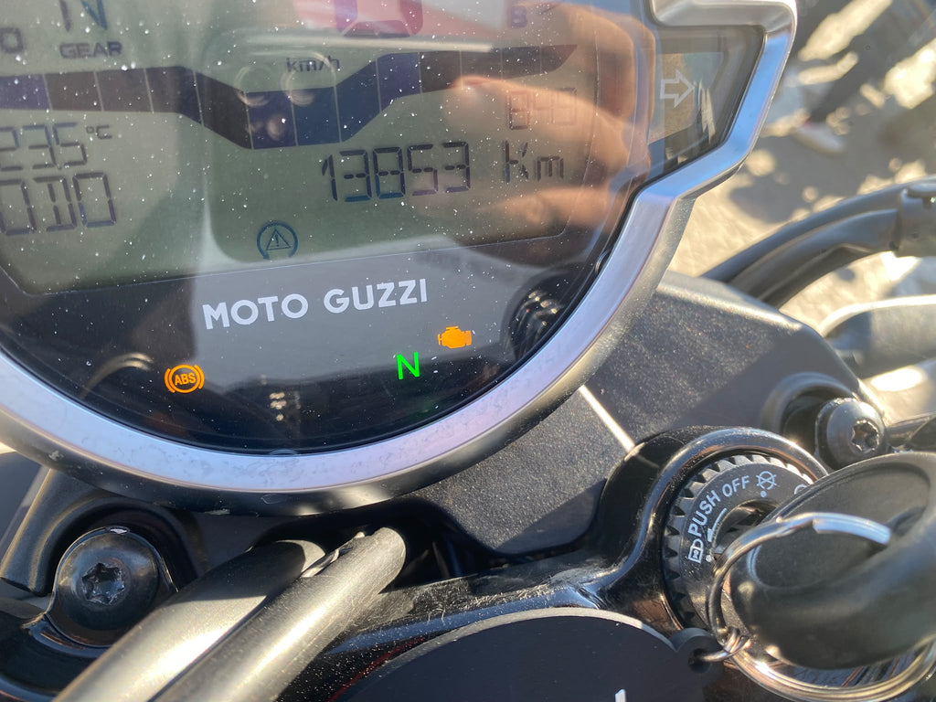 MOTO GUZZI V7 STONE - 2022 - KM 13853