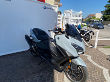 Carica l'immagine nel visualizzatore di Gallery, YAMAHA T MAX 560 TECH MAX - 2026 - KM 2643