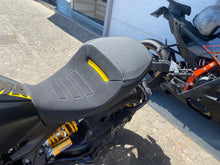 Carica l'immagine nel visualizzatore di Gallery, DUCATI DIAVEL 1260 S - 2022 - KM 2228