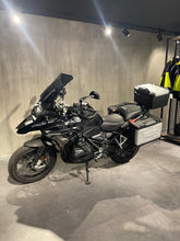 Carica l'immagine nel visualizzatore di Gallery, R 1250 GS - ANNO 2022 - KM 16342