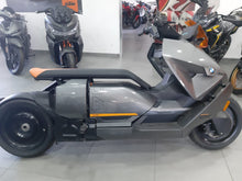 Carica l&#39;immagine nel visualizzatore di Gallery, BMW CE 04 - 2024 - KM 7193
