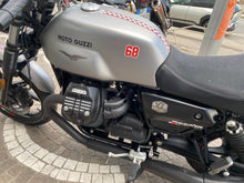 Carica l'immagine nel visualizzatore di Gallery, MOTO GUZZI V7 STONE - 2023 - KM 19749