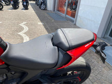Carica l'immagine nel visualizzatore di Gallery, DUCATI MONSTER 937 - 2022 - KM 22476