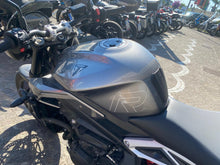 Carica l'immagine nel visualizzatore di Gallery, TRIUMPH STREET TRIPLE 765 R - 2023 -  KM 5470
