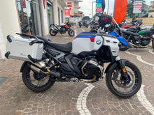 Carica l'immagine nel visualizzatore di Gallery, BMW R 1300 GS ADVENTURE TROPHY - 2025 - KM 807