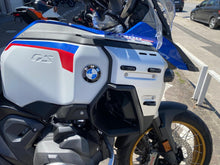 Carica l'immagine nel visualizzatore di Gallery, BMW R 1300 GS ADVENTURE TROPHY - 2025 - KM 4490