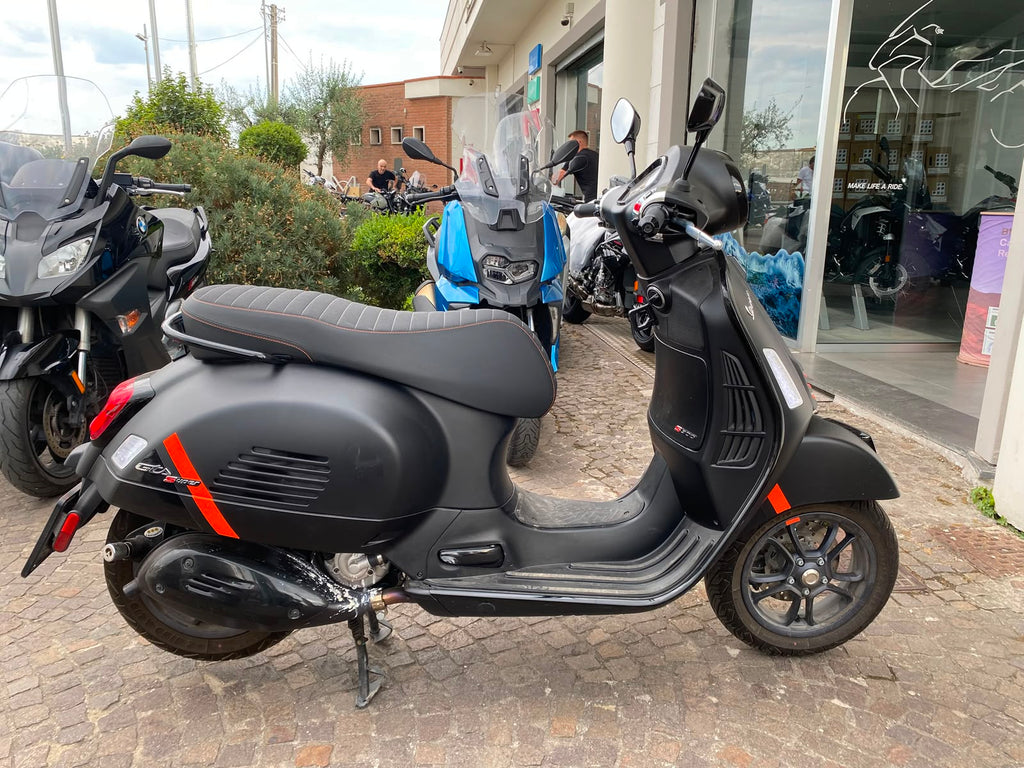 VESPA GTS 300 SUPER SPORT - 2024 - KM 1836