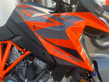 Carica l&#39;immagine nel visualizzatore di Gallery, KTM 1290 SUPER DUKE GT - 2023 - KM 15577