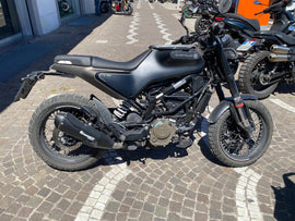 HUSQVARNA SVARTPILEN 125 - 2024 - KM 9383