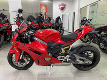 Carica l&#39;immagine nel visualizzatore di Gallery, DUCATI PANIGALE V4 - 2025 - KM 3332