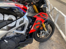 Carica l'immagine nel visualizzatore di Gallery, APRILIA TUONO V4 FACTORY - 2023 - KM 19199