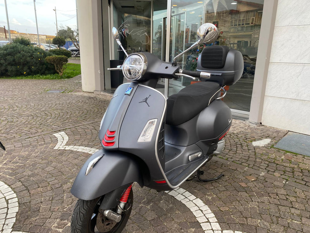 VESPA GTS 300 SUPER SPORT - 2021 - KM 8149