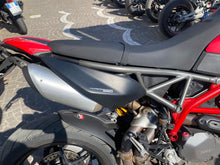 Carica l'immagine nel visualizzatore di Gallery, DUCATI HYPERMOTARD 950 - 2021 - KM 21223