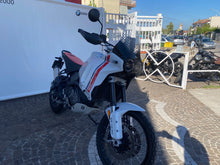 Carica l'immagine nel visualizzatore di Gallery, DUCATI DESERT X - 2022 - KM 19382