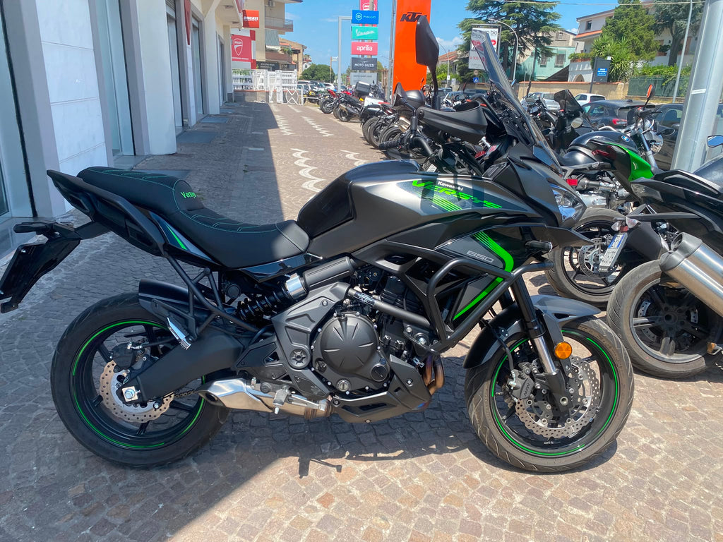 KAWASAKI VERSYS 650 - 2025 - KM 6425