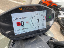 Carica l'immagine nel visualizzatore di Gallery, DUCATI STREETFIGHTER V2 - 2022 - KM 19368