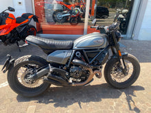 Carica l'immagine nel visualizzatore di Gallery, DUCATI SCRAMBLER 800 ICON - 2021 - KM 21151