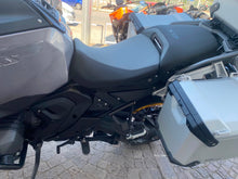Carica l'immagine nel visualizzatore di Gallery, BMW R 1300 GS ADVENTURE TRIPLE BLACK - 2026 - KM 7064