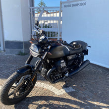 Carica l'immagine nel visualizzatore di Gallery, MOTO GUZZI V7 STONE - 2022 - KM 13853
