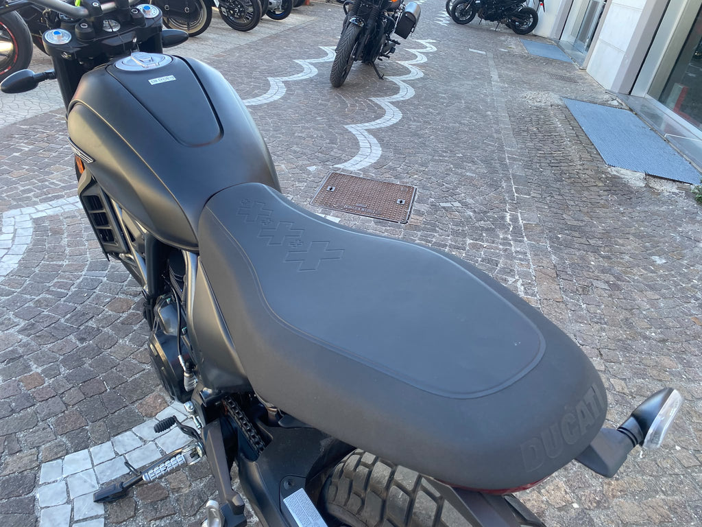 DUCATI SCRAMBLER 800 ICON DARK - 2026 - KM 2677