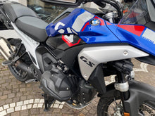 Carica l'immagine nel visualizzatore di Gallery, BMW R 1300 GS TROPHY - 2023 - KM 4129