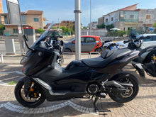 Carica l'immagine nel visualizzatore di Gallery, YAMAHA T MAX 560 TECH MAX - 2024 - KM 21880