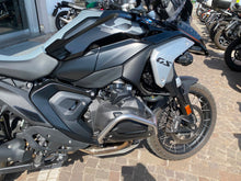 Carica l'immagine nel visualizzatore di Gallery, BMW R 1300 GS TRIPLE BLACK - 2025 - KM 3398