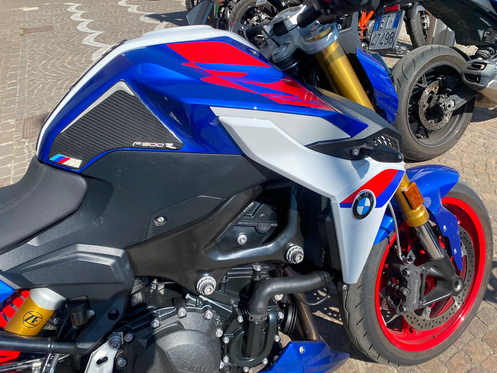 BMW F 900 R - 2025 - KM 11655