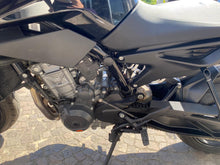 Carica l'immagine nel visualizzatore di Gallery, KTM 890 DUKE - 2023 - KM 14939