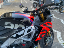 Carica l'immagine nel visualizzatore di Gallery, APRILIA TUONO V4 FACTORY - 2023 - KM 17203
