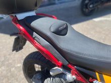 Carica l&#39;immagine nel visualizzatore di Gallery, MOTO GUZZI V85 TT - 2022 - KM 16525
