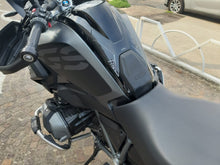 Carica l&#39;immagine nel visualizzatore di Gallery, BMW R 1250 GS - 2023 - KM 17037