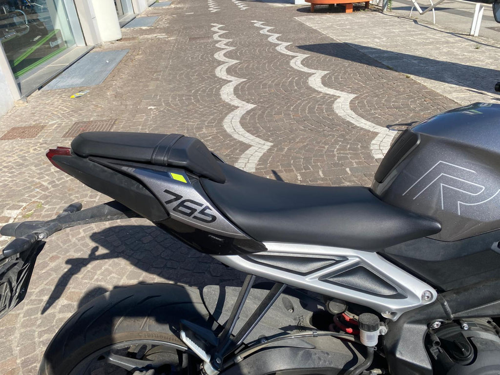 TRIUMPH STREET TRIPLE 765 R - 2023 -  KM 5470
