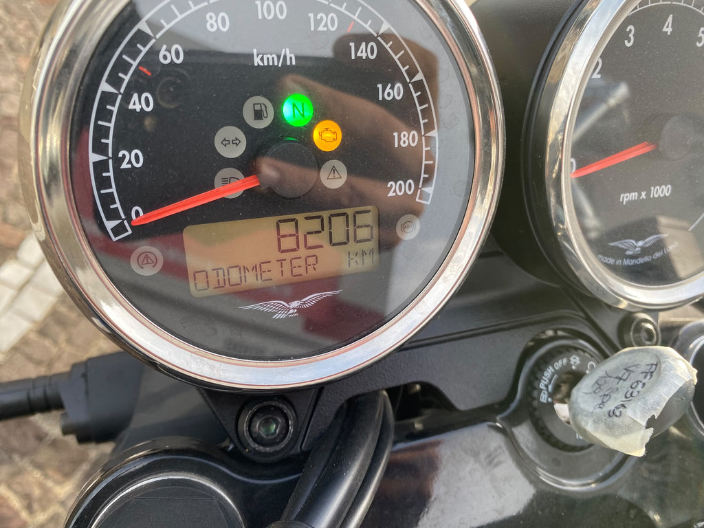 MOTO GUZZI V7 SPECIAL - 2023 - KM 8206