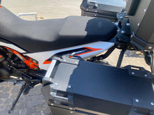Carica l'immagine nel visualizzatore di Gallery, KTM 890 ADVENTURE R - 2022 - KM 14642