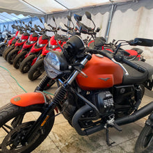 Carica l'immagine nel visualizzatore di Gallery, MOTO GUZZI V7 STONE - 2021 - KM 18083
